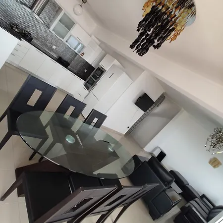 Luxurious Apartment *