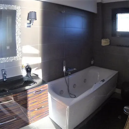 Luxurious In Elani Siviri